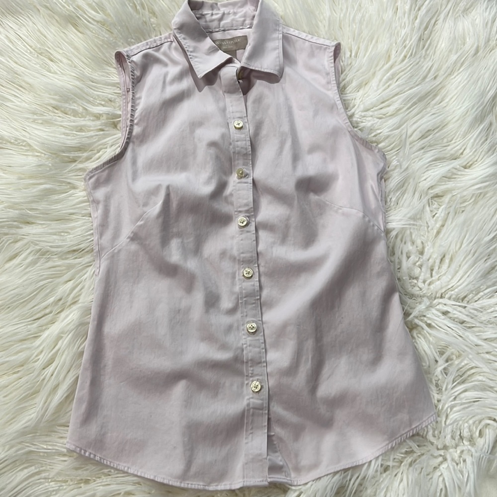 Banana Republic Sleeveless Buttoned Shirt Pink Size 4